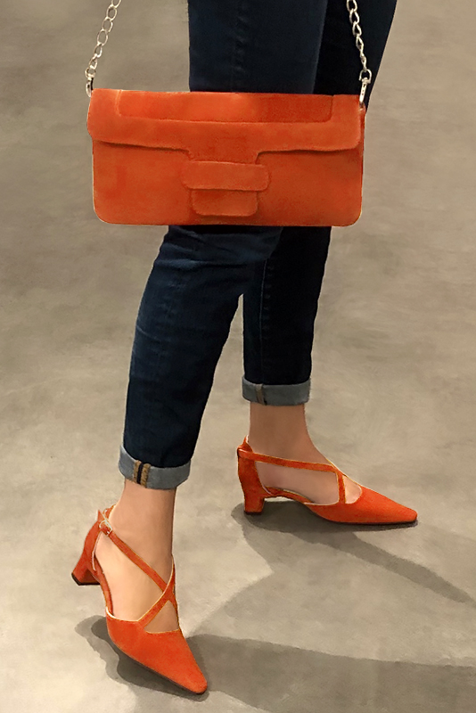 Clementine orange women's open side shoes, with crossed straps. Tapered toe. Low kitten heels. Worn view - Florence KOOIJMAN